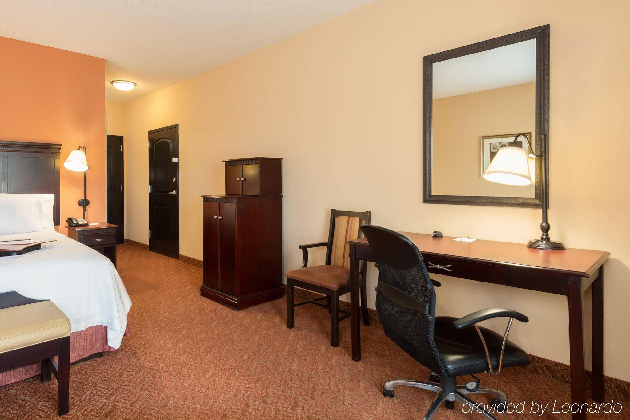 Durant Inn & Suites - photo 5