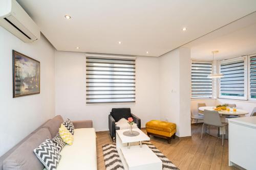 Spacious Two Bedroom Apartment