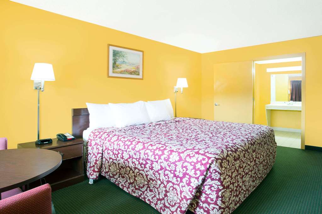 Days Inn by Wyndham Camilla - photo 8