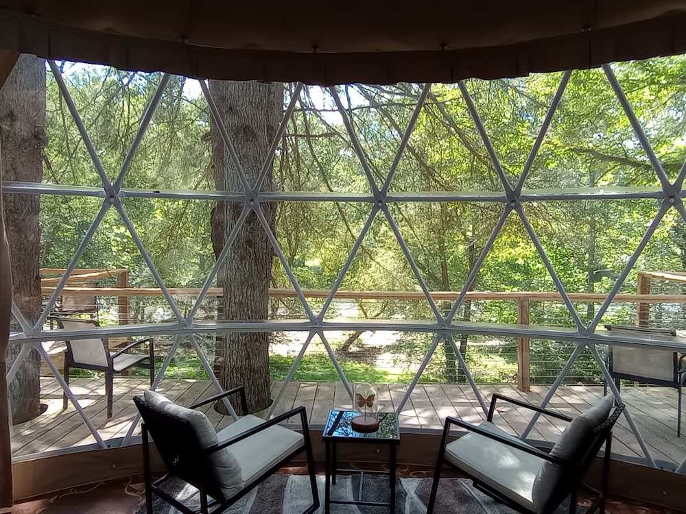GlampOut Resort Elk River - photo 3