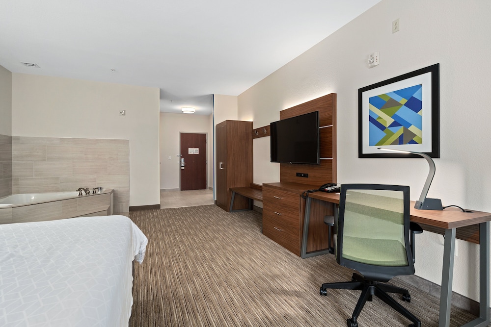 Holiday Inn Express Suites Van Buren Ft Smith Area by IHG - photo 8