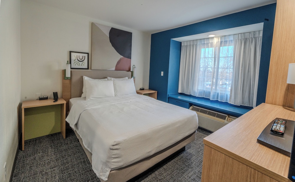 Spark by Hilton Sterling Dulles Airport - photo 12