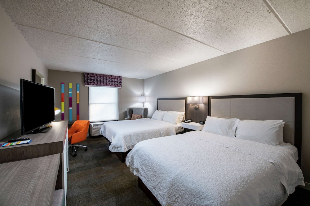 Hampton Inn Gainesville - photo 7