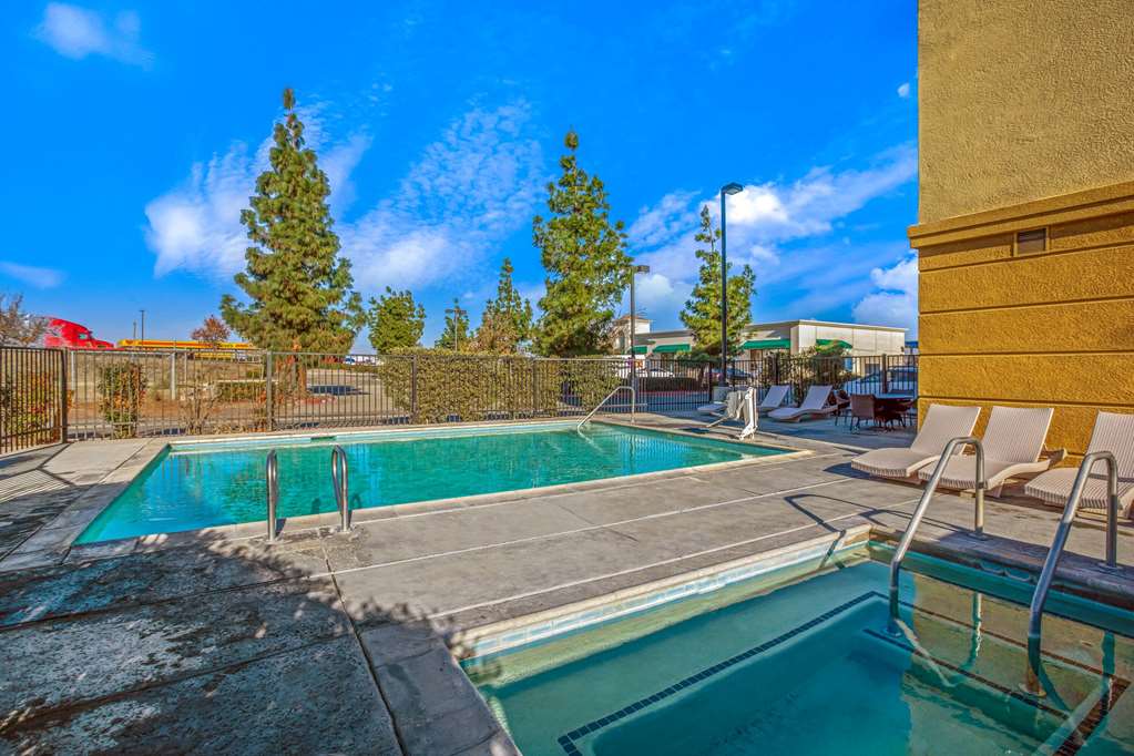 La Quinta Inn & Suites by Wyndham Manteca Ripon - photo 9