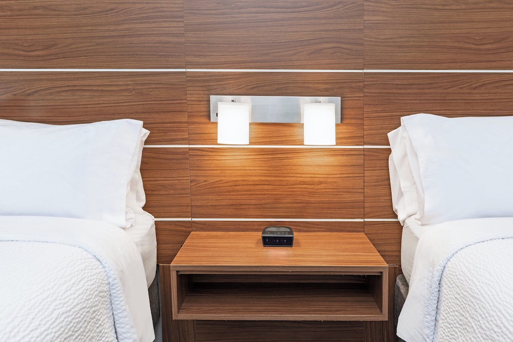 Holiday Inn Express & Suites Del Rio by IHG - photo 14