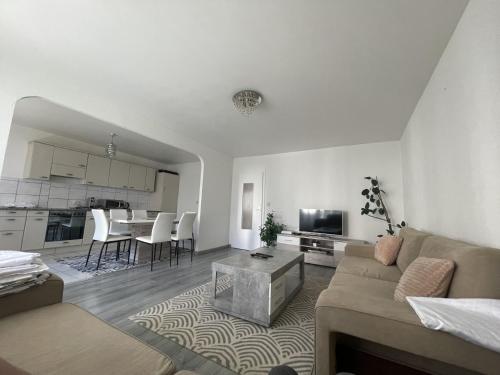 Appartament 85m2 a 5km de Basel Au 1ere Etage Dans Un Cartier Tres Calme — hotel in Huningue