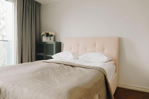 Dream Stay Stylish Studio with French Balcony