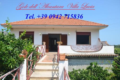 Gole Dell'Alcantara Villa Lucia — 4-Star Luxury Hotel in Motta Camastra, Italy