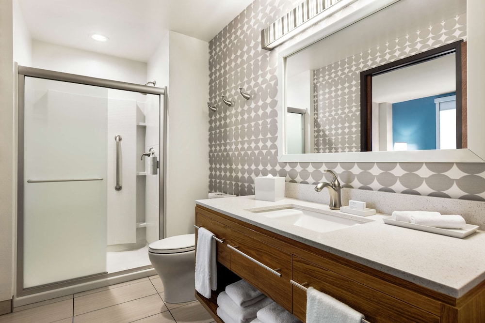 Home2 Suites by Hilton NY Long Island City Manhattan View - photo 33