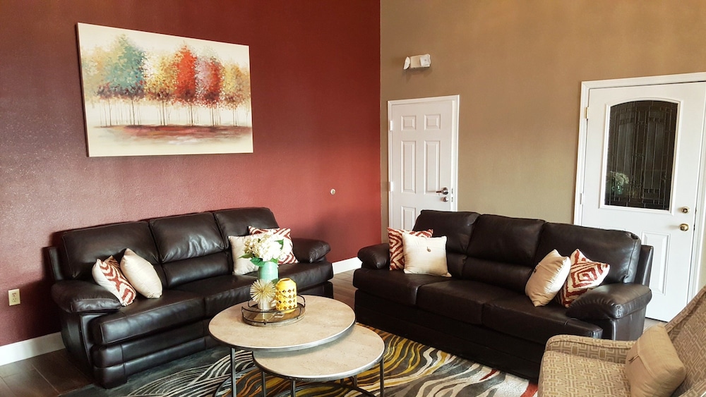 Red Roof Inn & Suites Houston Humble IAH Airport - photo 2