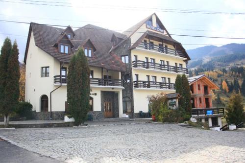 Hotel Cerbul in Borsa, Romania