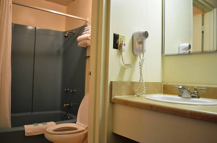 Knights Inn Bluefield - photo 14