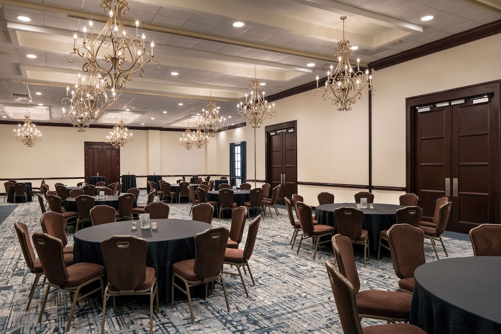 Embassy Suites by Hilton New Orleans - photo 51