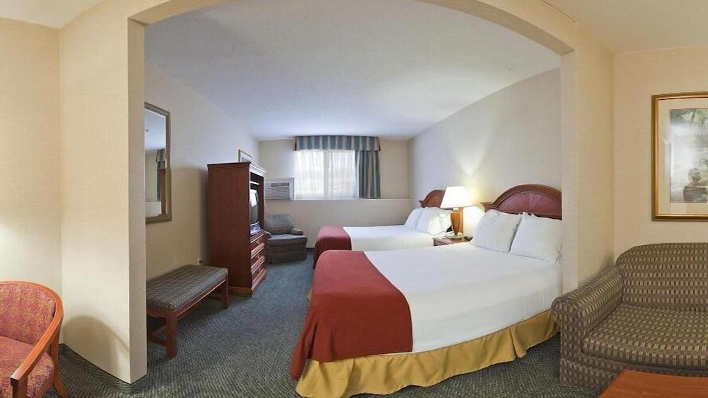 Holiday Inn Express Hotel & Suites Waterford by IHG - photo 49