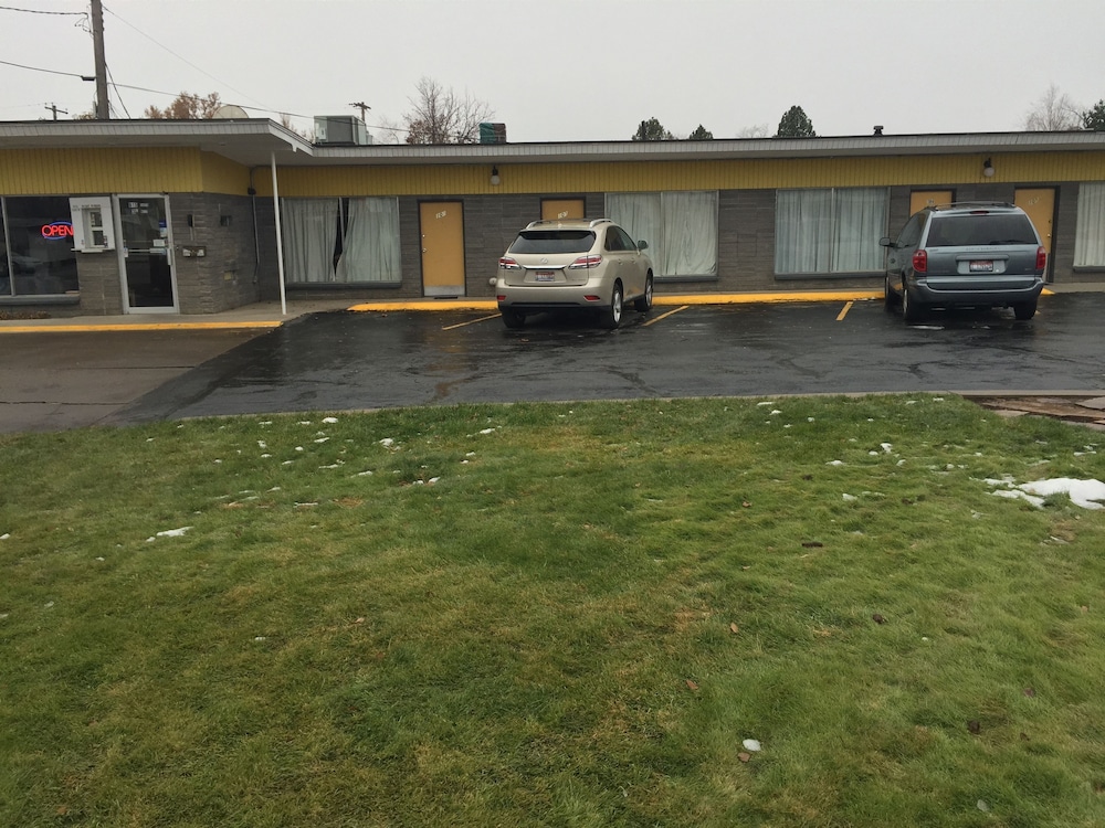 Hilander Motel - photo 34