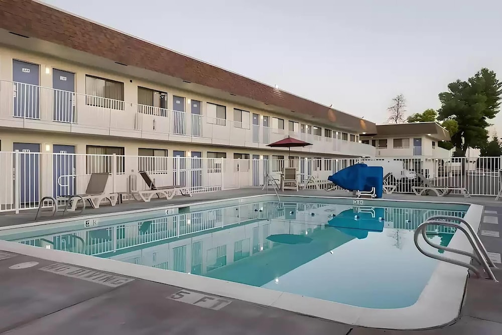 Super 8 By Wyndham Turlock - photo 15