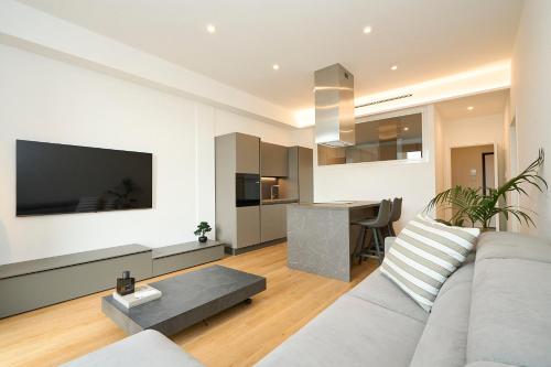 Luxury Design Loft 20 Minutes From Duomo Navigli — 4-Star Luxury Hotel in Milan, Italy