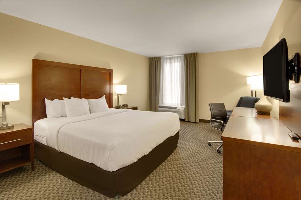 Comfort Inn Airport - photo 9