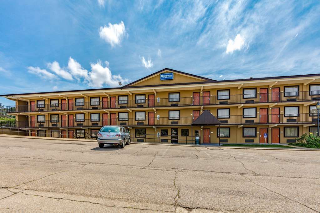 Rodeway Inn & Suites Tupelo - photo 2