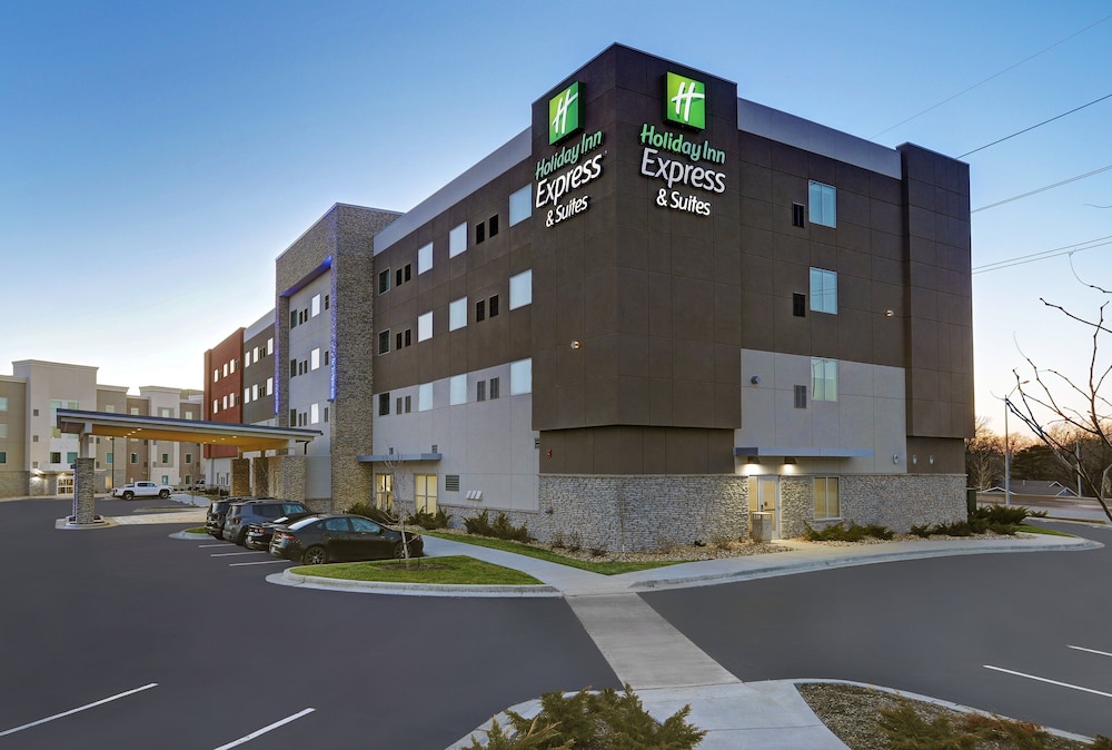 Holiday Inn Express & Suites Lenexa Overland Park Area by IHG - photo 53