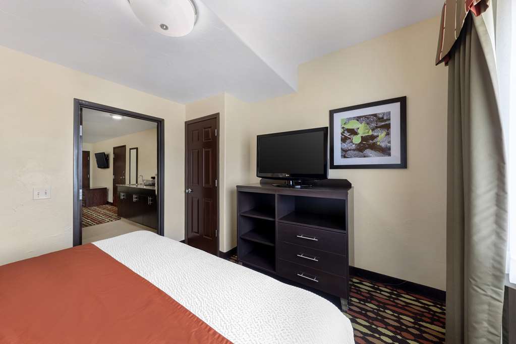 Best Western Greentree Inn & Suites - photo 18