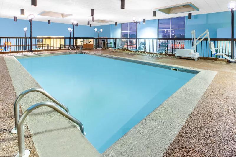 Days Inn & Suites Grand Rapids Near Downtown - photo 14