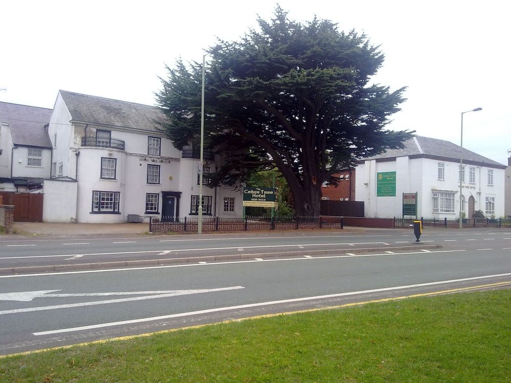 Cedar Tree Hotel - carbon neutral hotel in Rugeley