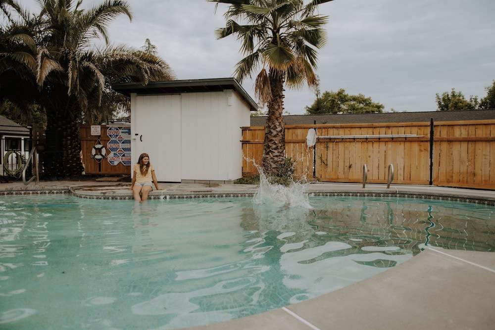Triangle Motel - photo 39