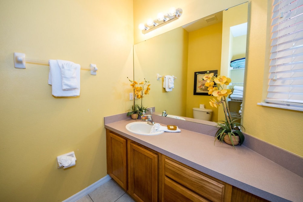 Bella Vida Resort by Home 2U - photo 30