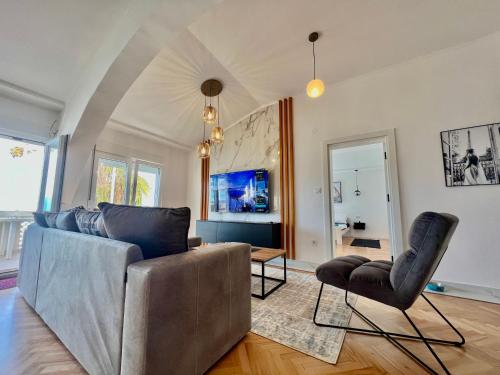 Apartment Aleksandr first line sea view — 4-Star Luxury Hotel in Igalo, Montenegro