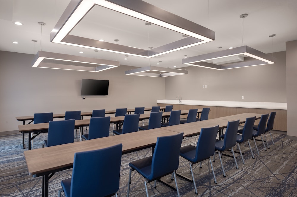 Holiday Inn Express & Suites Hawaiian Gardens by IHG - photo 46