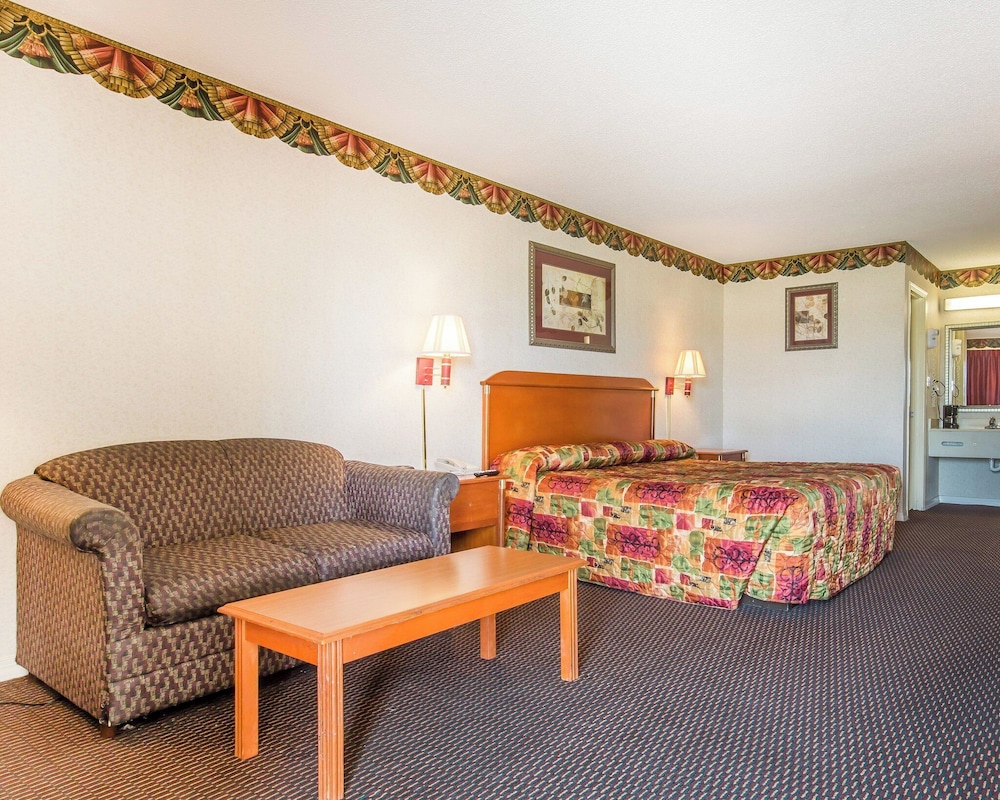 Key West Inn Montgomery South - photo 11