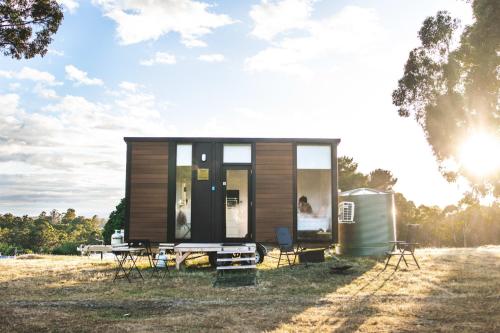 Pine Edge Heights by Tiny Away - carbon neutral hotel in Unknown City