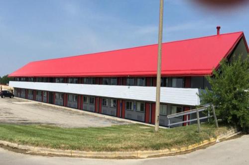 Economy Inn of Holland - photo 2