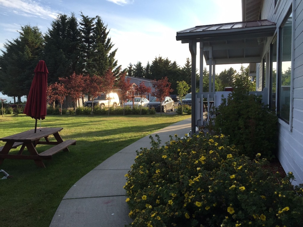 White House Inn on the Waterfront - photo 27
