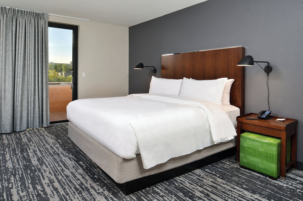 Four Points by Sheraton Omaha Midtown - photo 14