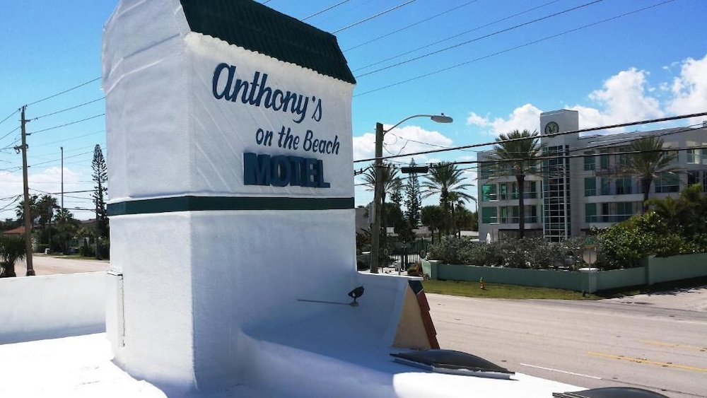 Anthony's on the Beach - photo 21