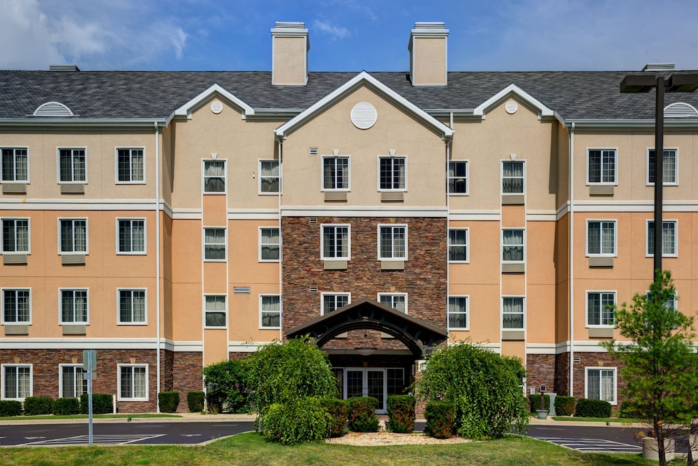 Staybridge Suites Rockford by IHG - photo 43