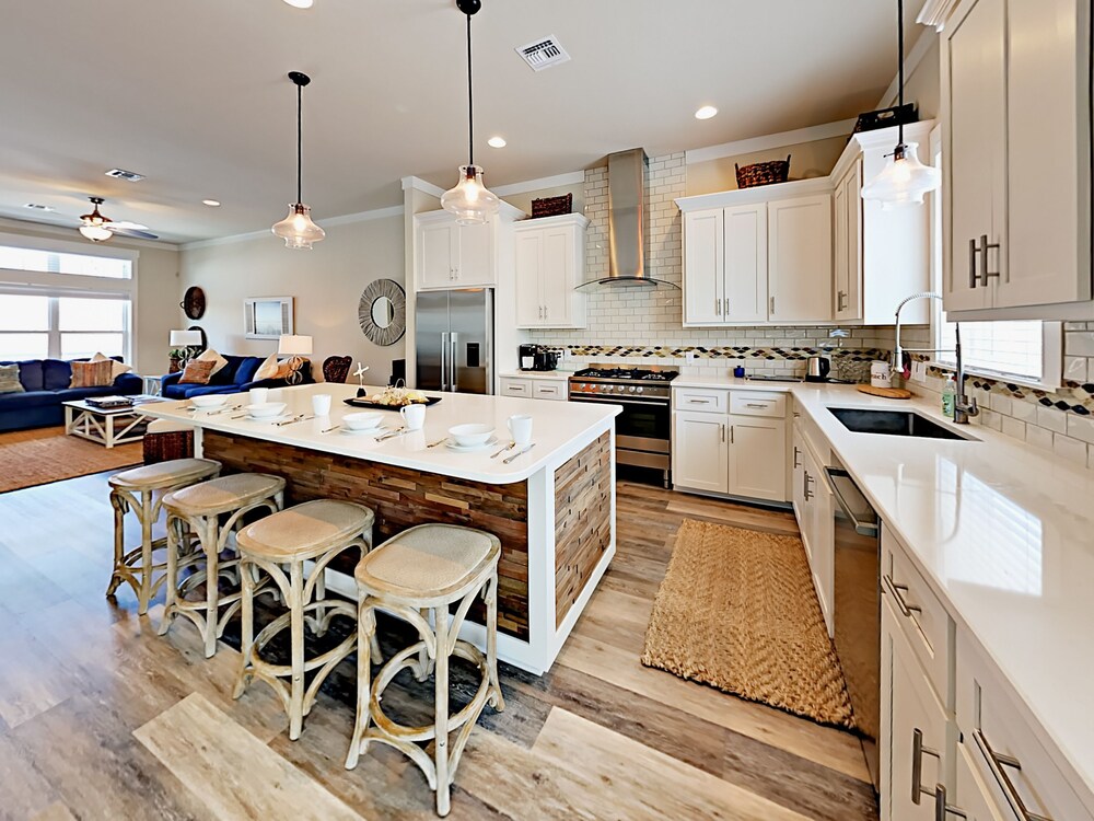 Coastal W Pool Sundeck & Boat Slip 3 Bedroom Townhouse — 4-Star Luxury Hotel in Corpus Christi, United States