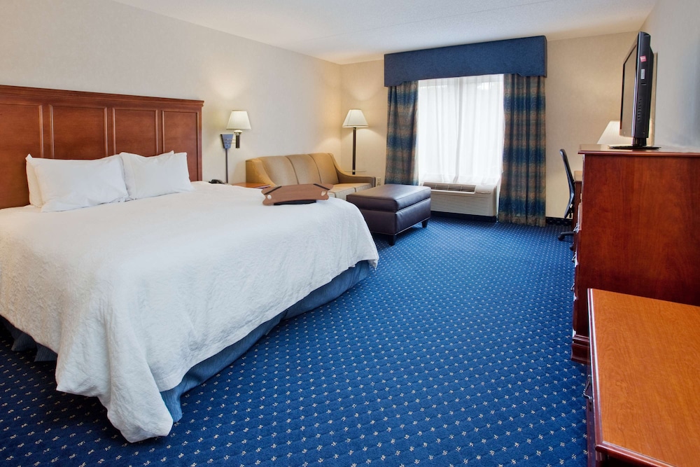 Hampton Inn Clifton Park - photo 9