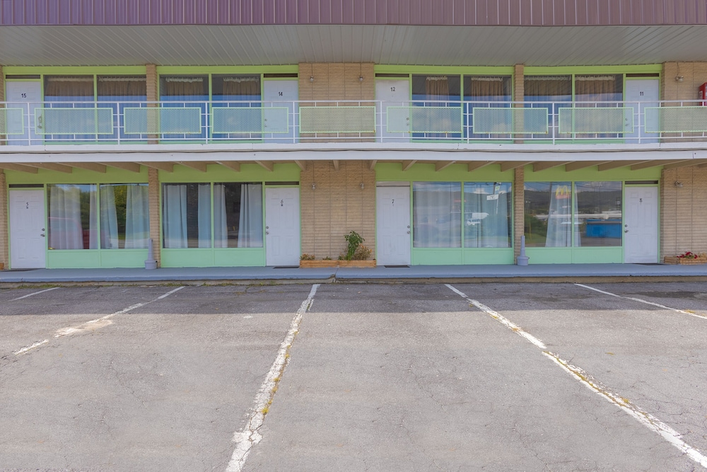 Sonrise Inn Lincoln Hwy By OYO - photo 79