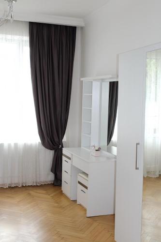 White Apartament in old tbilisi