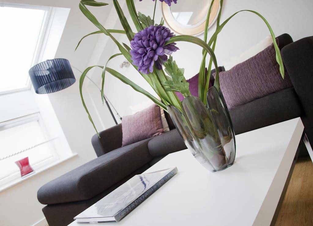 nightspace: Regent House Apartments