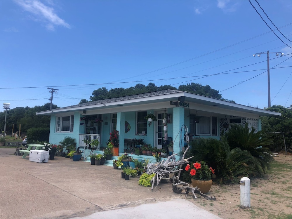 Swell Motel - photo 3