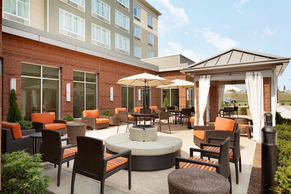 Hilton Garden Inn Boston Logan Airport - photo 60
