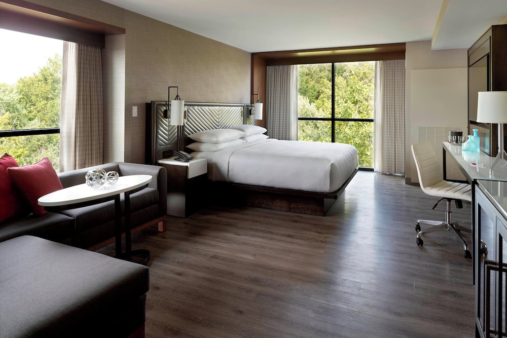 Marriott Columbus University Area - photo 13