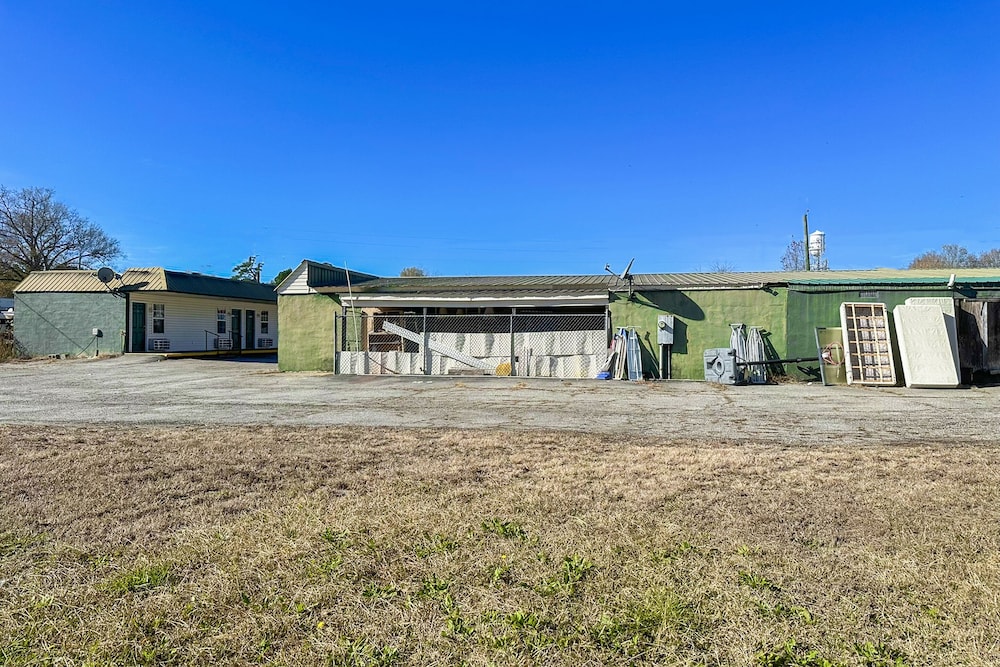 Sparta Seven Motel By OYO near Milledgeville - photo 38