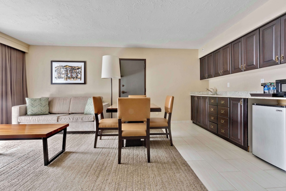 DoubleTree by Hilton Hotel Park City The Yarrow - photo 38