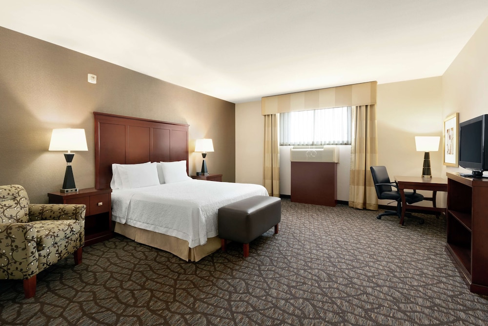 Hampton Inn & Suites Houston Pasadena - photo 18