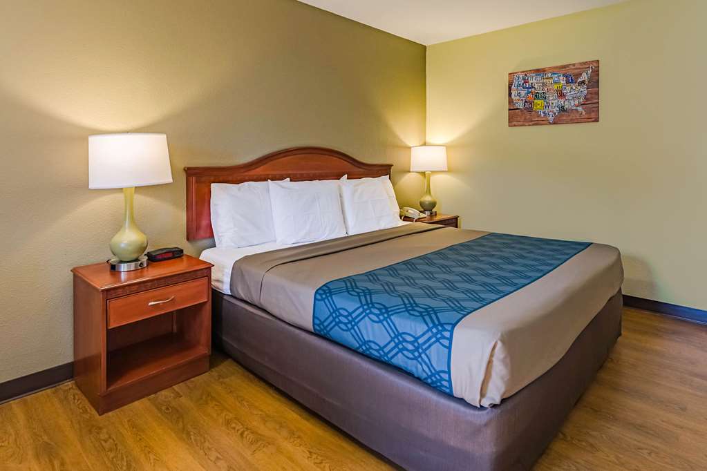 Econo Lodge Lexington Downtown near I 81 - photo 14